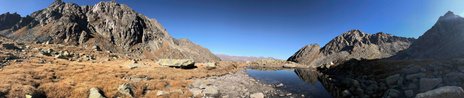 Veduta panoramica del laghetto di Val Gelada