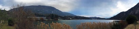 Veduta panoramica del lago di Santa Massenza